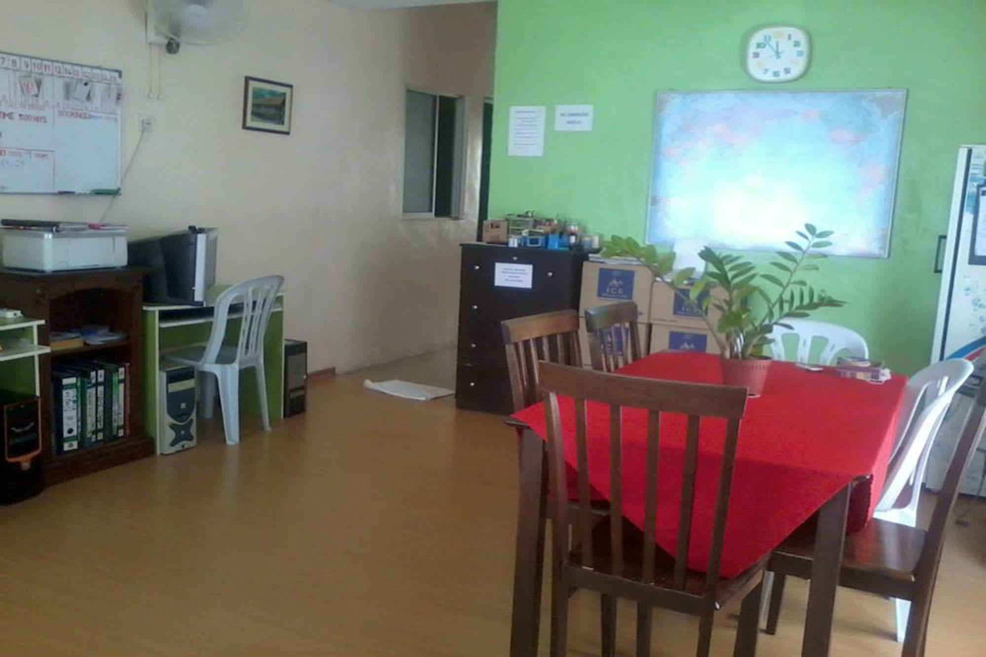 Travellers Planet Hotel & Guesthouse ملقا المظهر الخارجي الصورة