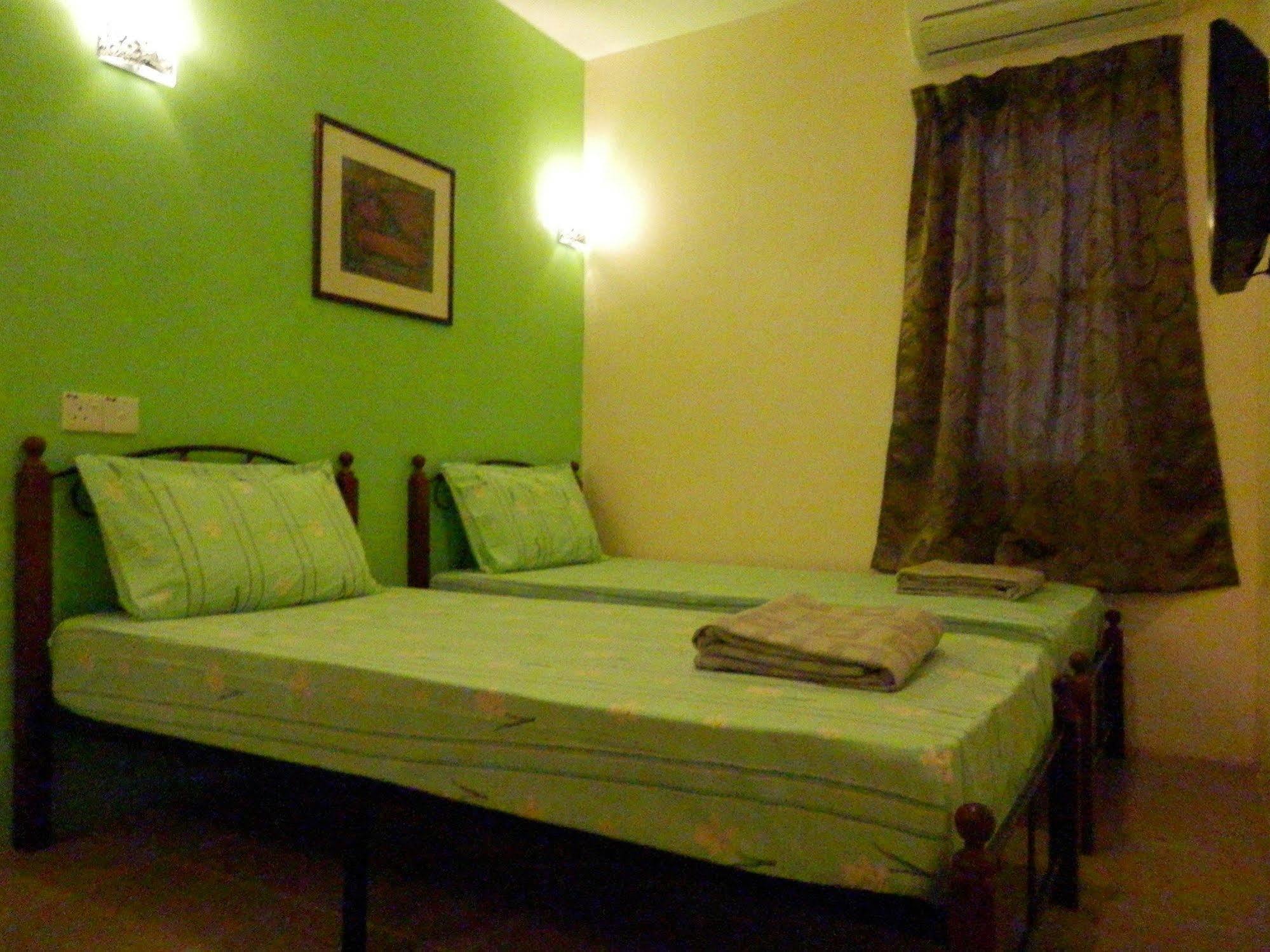 Travellers Planet Hotel & Guesthouse ملقا المظهر الخارجي الصورة